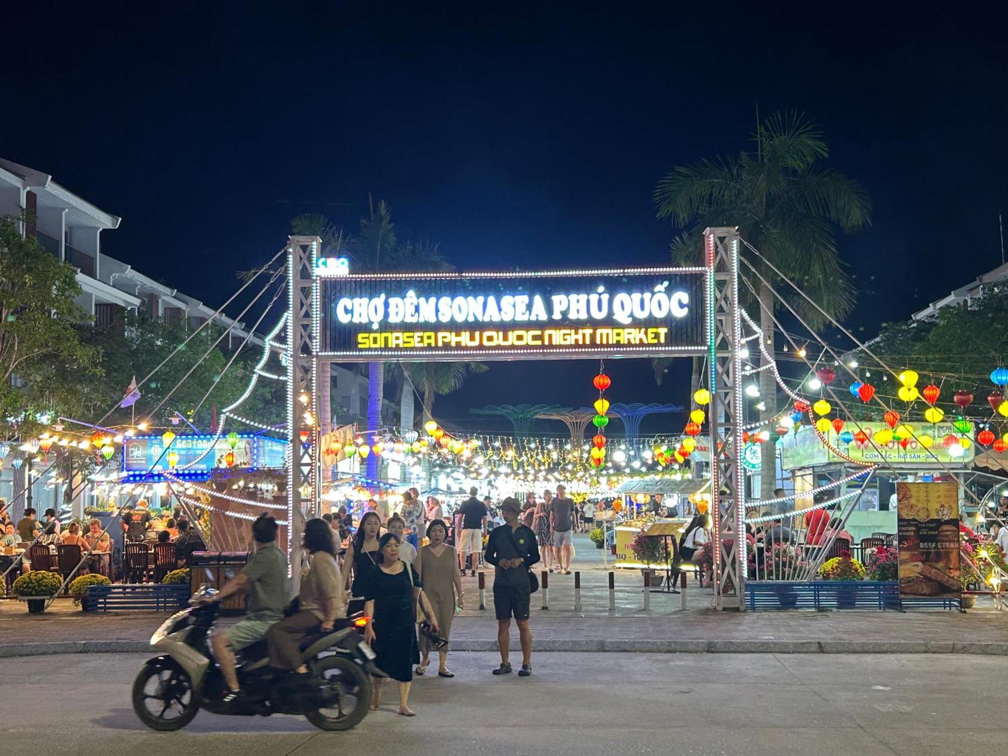 Hana Hotel Sonasea Night Market フーコック エクステリア 写真